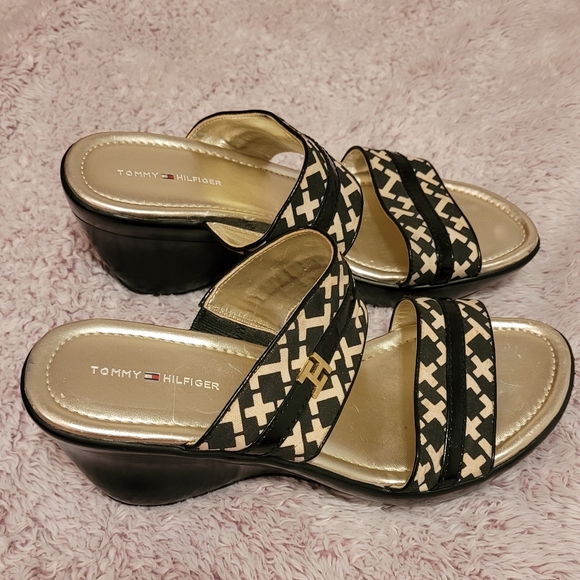 Tommy Hilfiger black & white design shoes - Picture 3 of 7